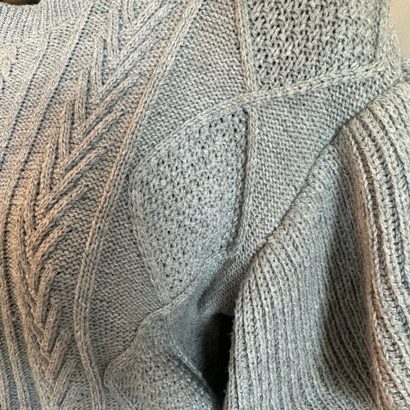 Gray Cable Knit Ruffle Sweater - Picture 4 of 4